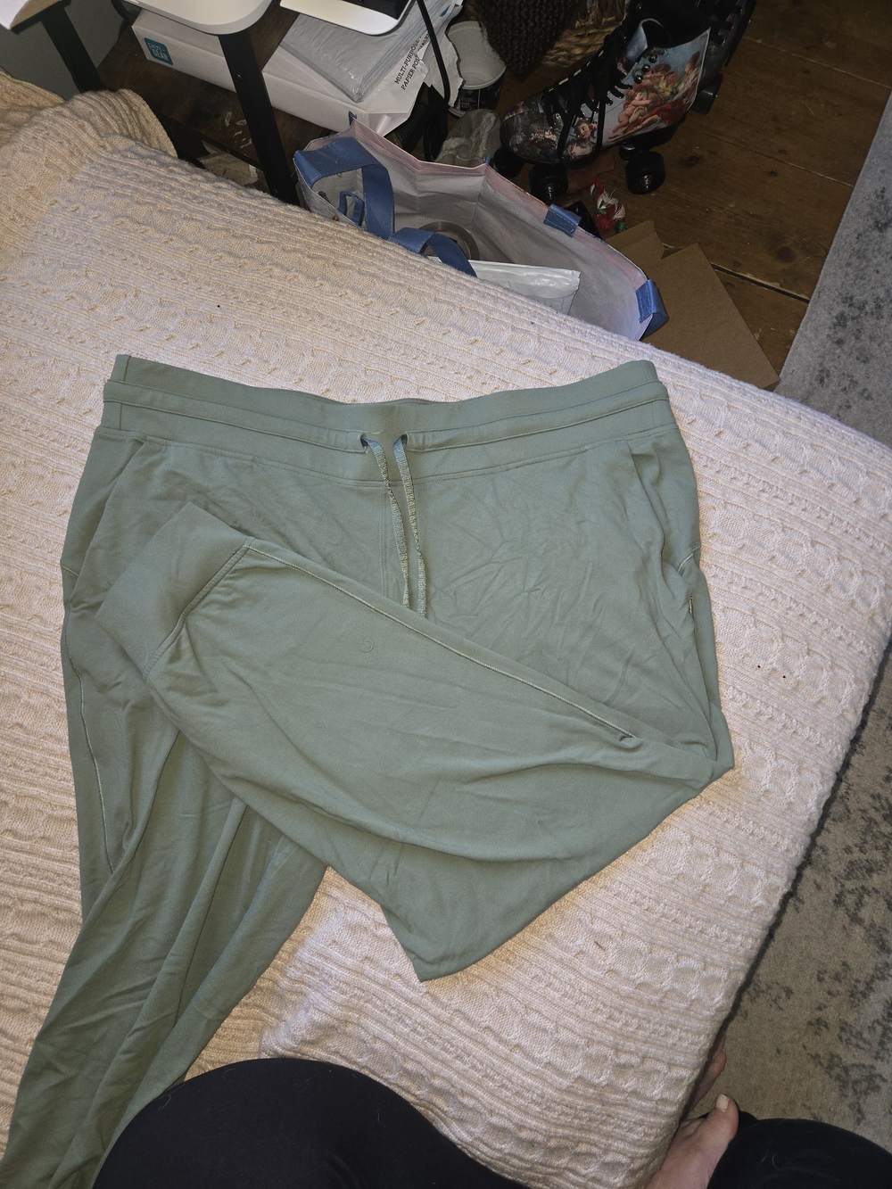 Plus Size Lululemon Mid-Calf Light Olive Green Drawstring Joggers Size 18